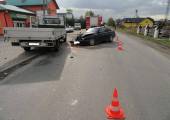 W Świniarsku zderzyły się BMW i Opel Mondeo