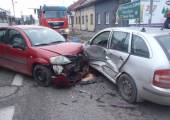 Nowy Sącz, ul. Węgierska-zderzenie dwóch samochodów osobowych