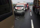Łososina Dolna - zderzenie samochodu dostawczego i busa