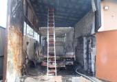 Stadła pożar garażu z samochodem dostawczym