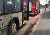 Nowy Sącz, ul. Lwowska- wyciek paliwa z autobusu
