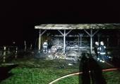 Rożnów - pożar  wiaty i przyczepy kampingowej