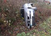 Nawojowa, ul. Starosądecka- samochód wypadł z drogi