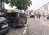 Nowy Sącz, ul. Rynek - zderzenie samochodu osobowego i motocykla