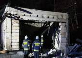 Grybów, ul. Szkolna - pożar garażu z warsztatem