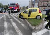 VW Golf i Peugeot zderzyły się w Nowym Sączu na ulicy Krakowskiej