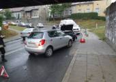 Pod wiaduktem na ulicy Węgierskiej w Nowym Sączu zderzyły się samochody